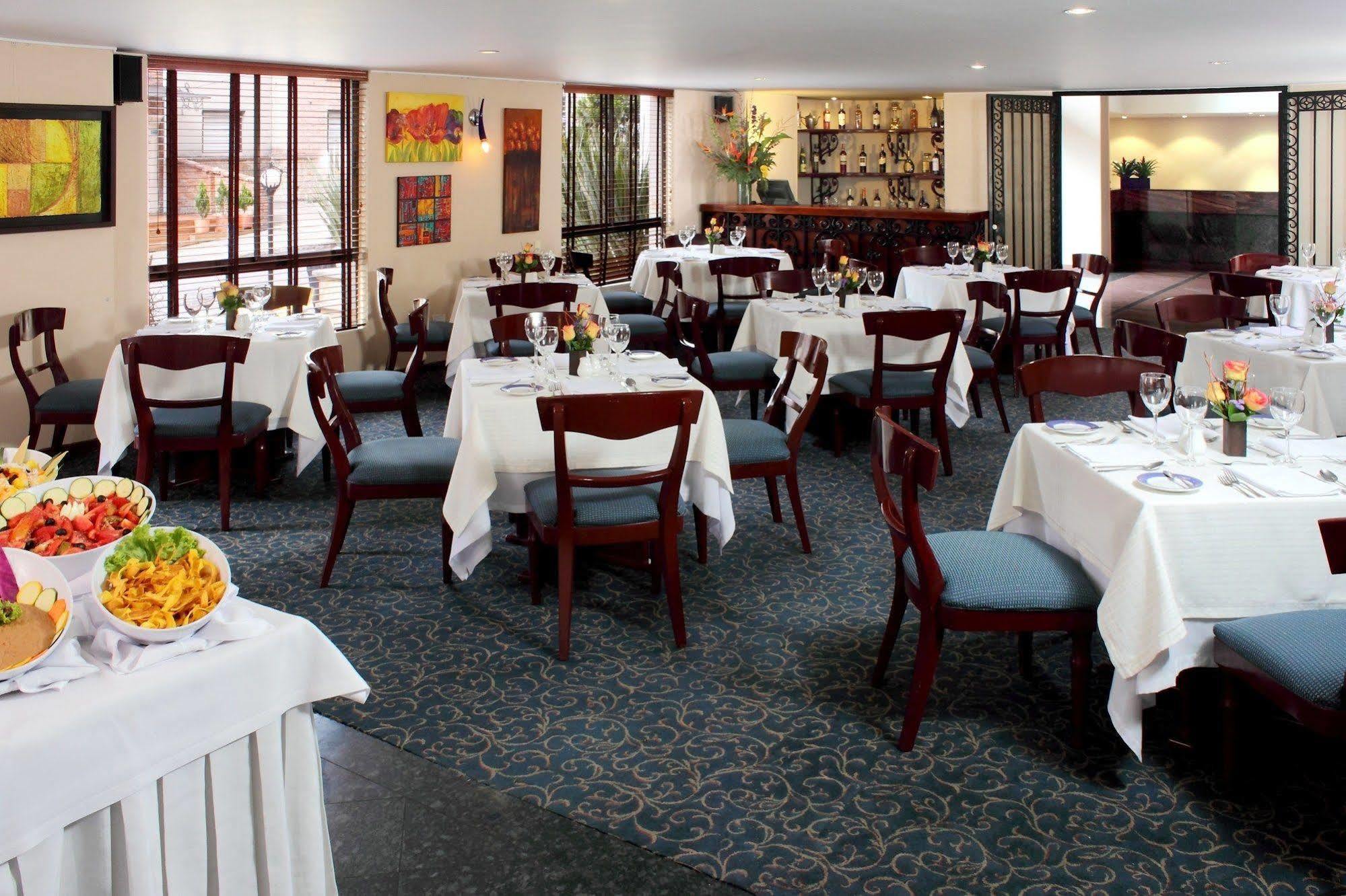 Hotel Estelar Suites Jones Богота Ресторан фото
