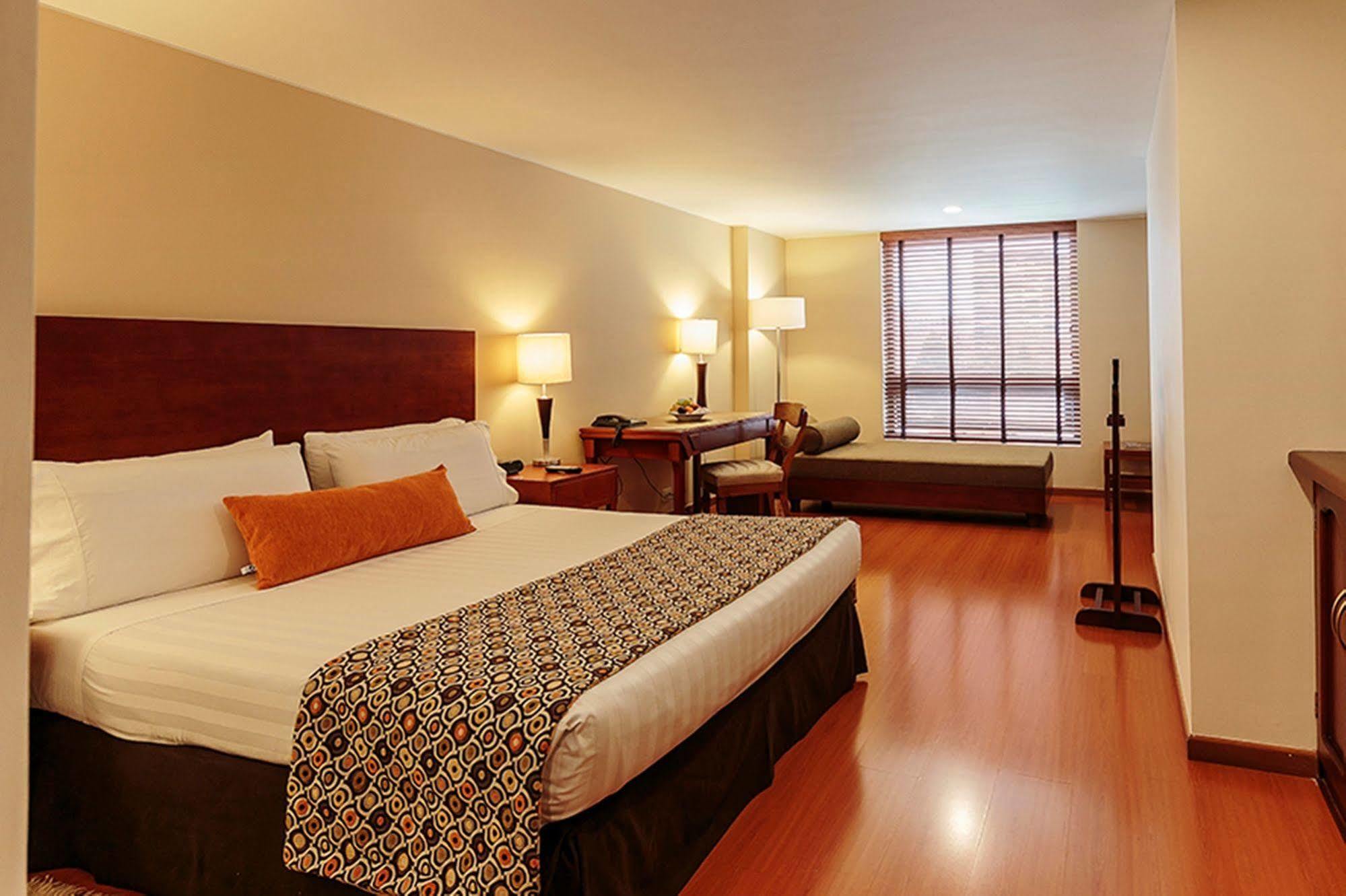 Hotel Estelar Suites Jones Богота Экстерьер фото