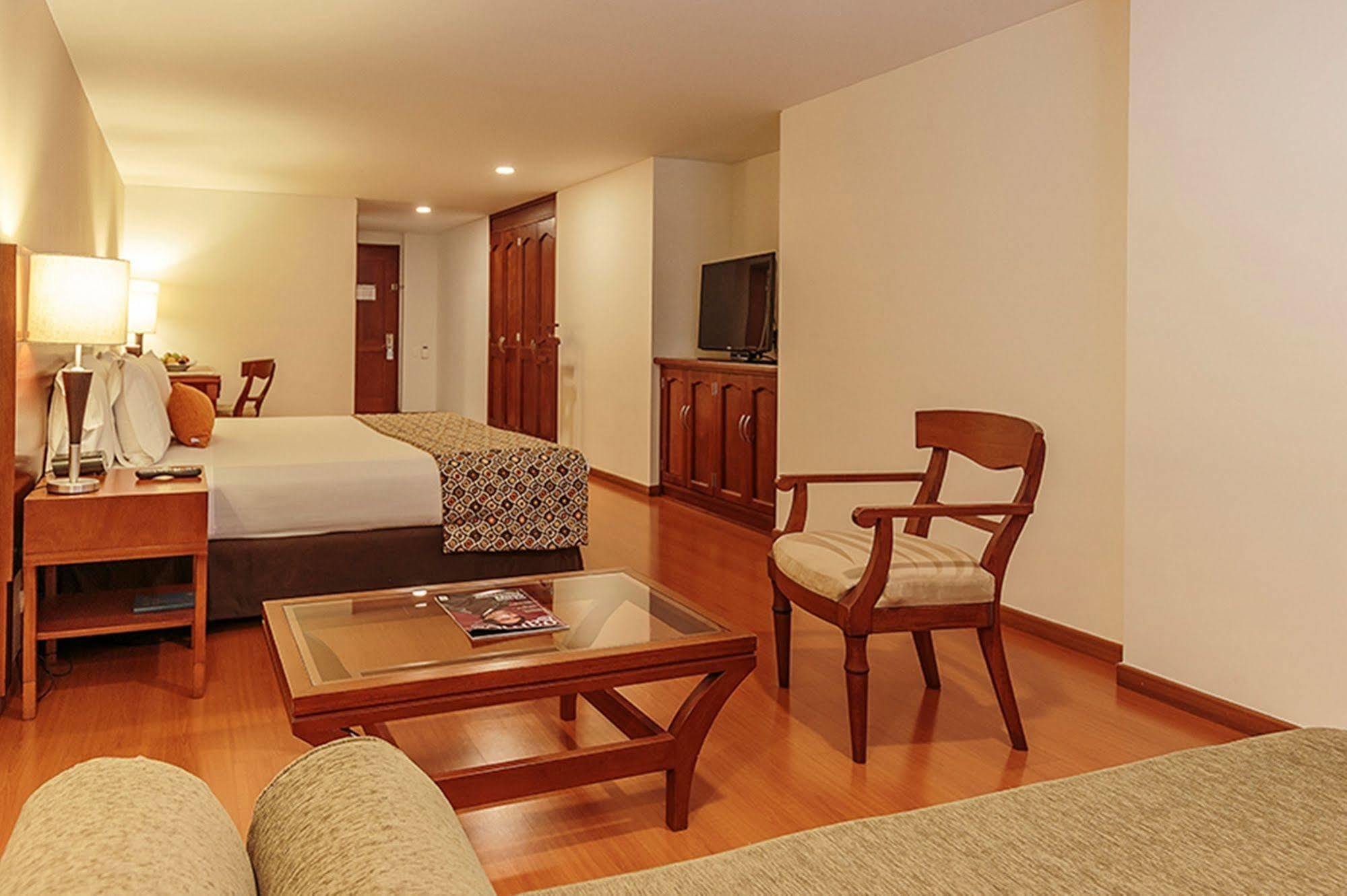 Hotel Estelar Suites Jones Богота Экстерьер фото